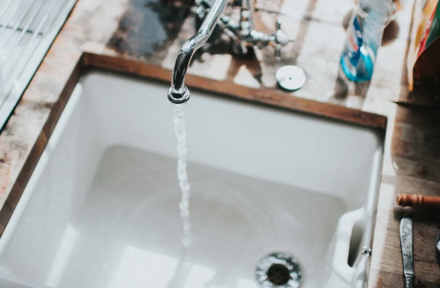 Step-by-Step Guide to Unclogging Drains Naturally